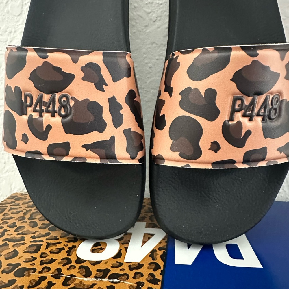 P448 Black and Tan Leopard Slides New In Box Size 39